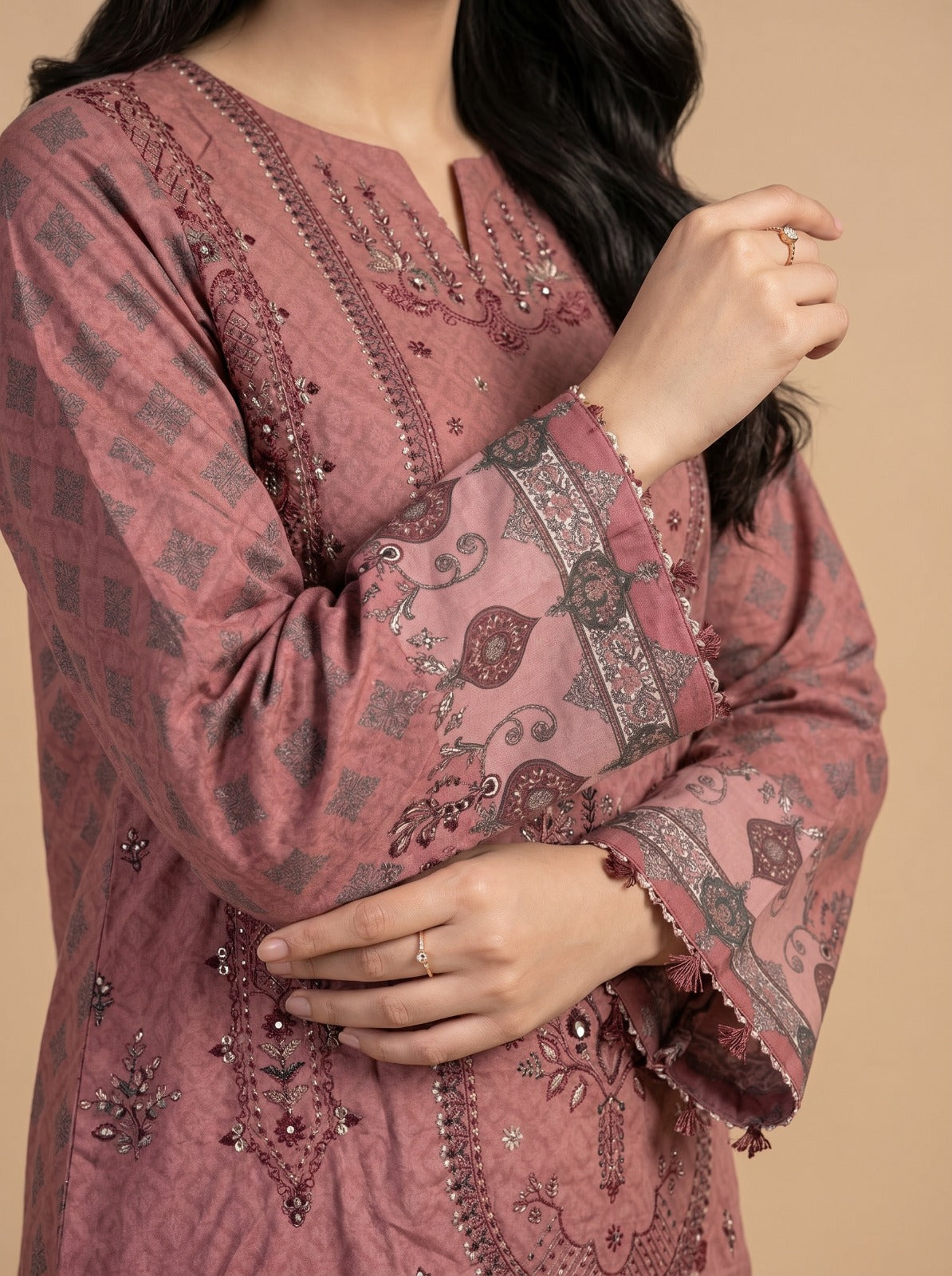 Mauve Pink Embroidered Kurti with Ornamental Border 🌹