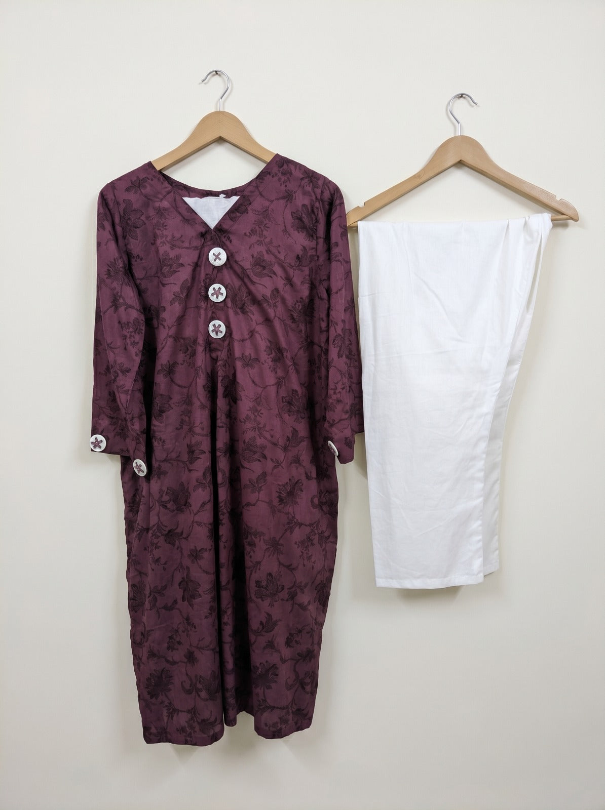 Elegant Purple V-Neck Button-Detail Kurti/Tunic 🍇