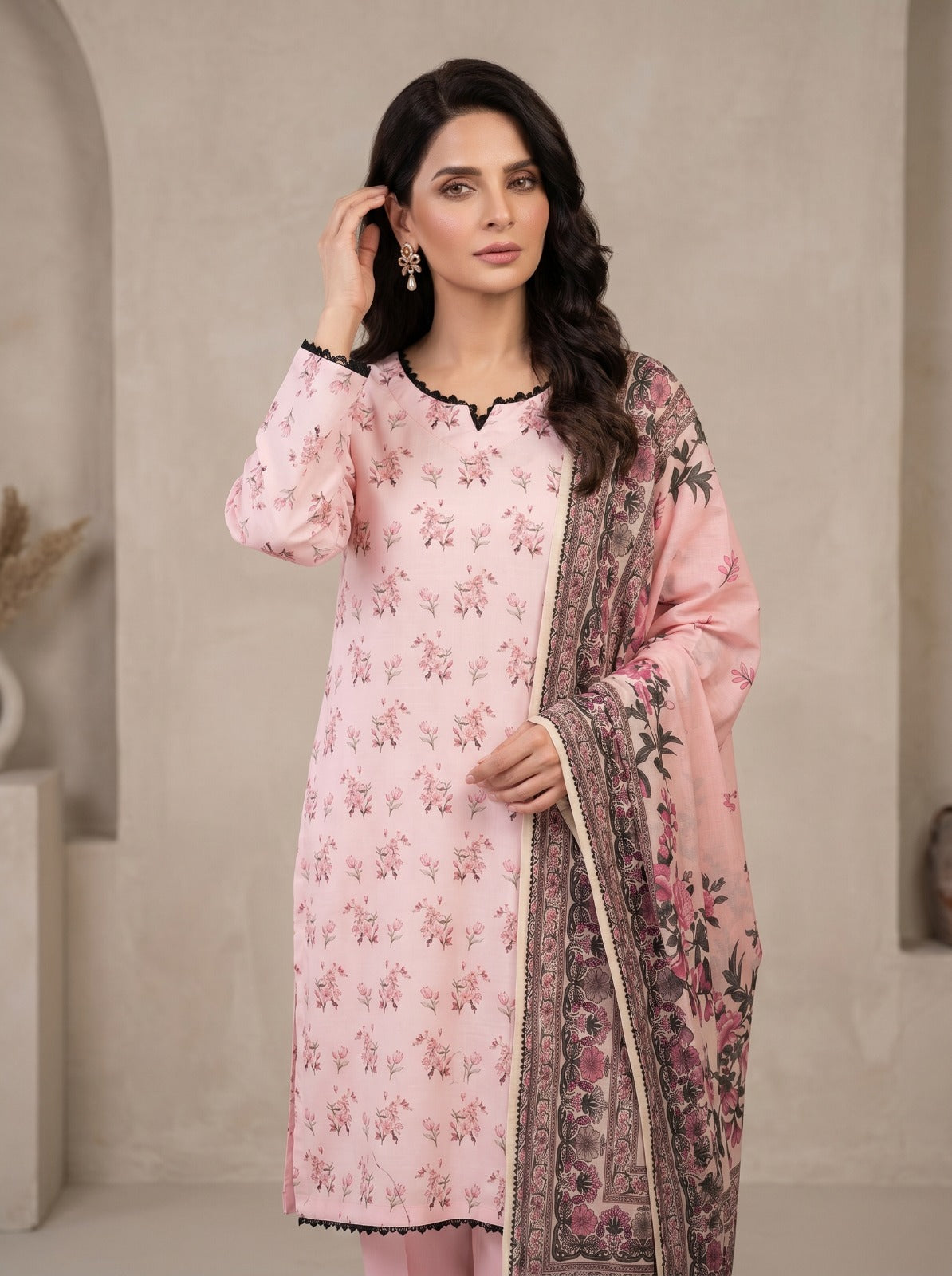 Elegant Blush Pink Floral Printed 3-Piece Lawn Suit with Matching Dupatta 🌷