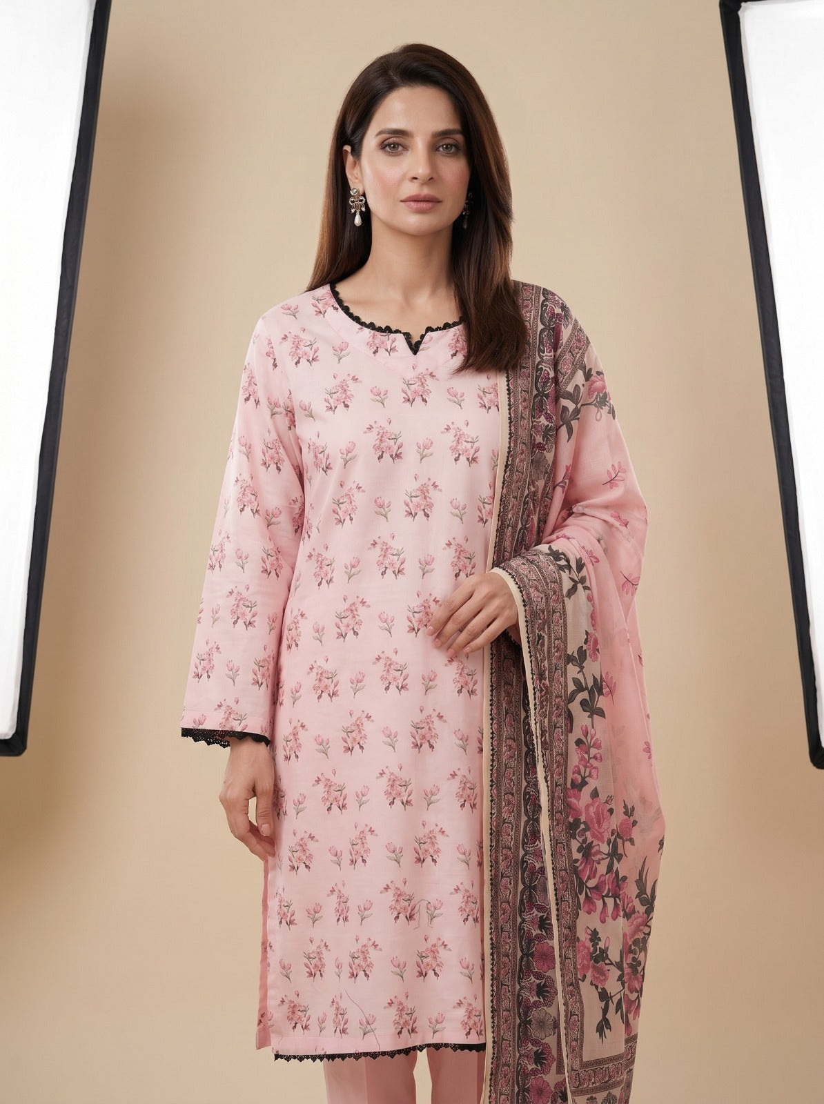 Elegant Blush Pink Floral Printed 3-Piece Lawn Suit with Matching Dupatta 🌷