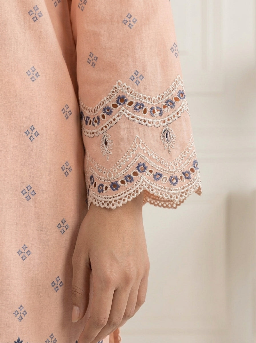 Graceful Peach Embroidered Lawn 2-Piece Suit with Scalloped Edges 🍑